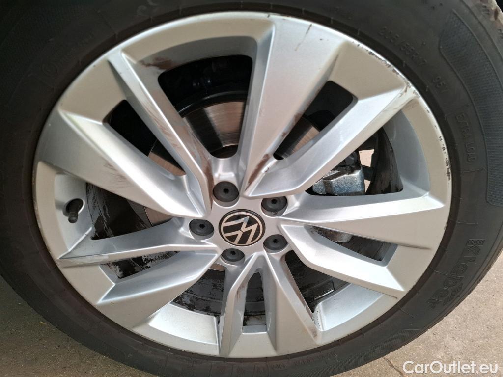  Volkswagen  T-CROSS VOLKSWAGEN  / 2018 / 5P / SUV 1.0 TSI 110ch DSG Carat #6