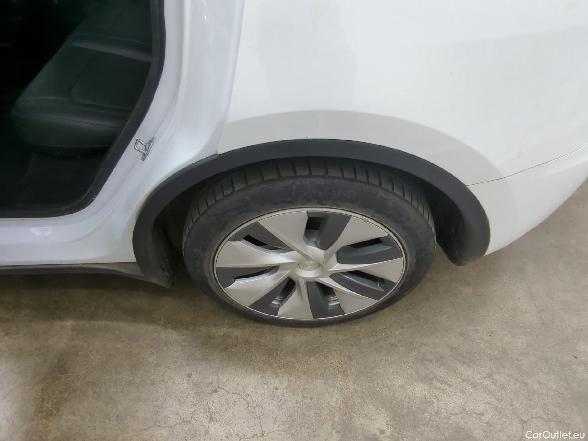  Tesla  Model Y TESLA  / 2021 / 5P / SUV RWD #6