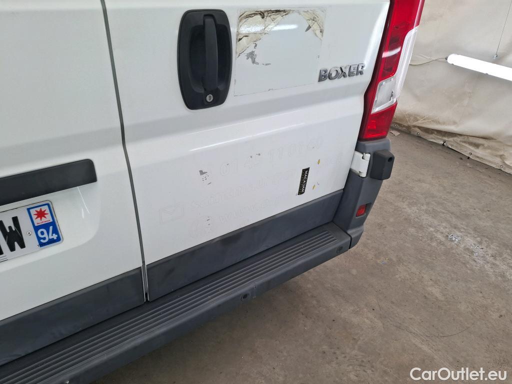  Peugeot  Boxer  VU 4p Fourgon vitré 2.0 BLUEHDI 130 PRO 335 L2H2 / TPMR #60
