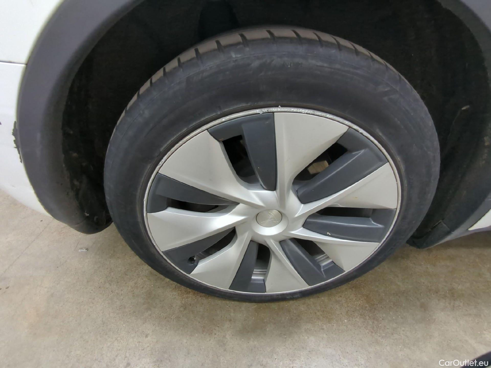 Tesla  Model Y TESLA  / 2021 / 5P / SUV RWD #13