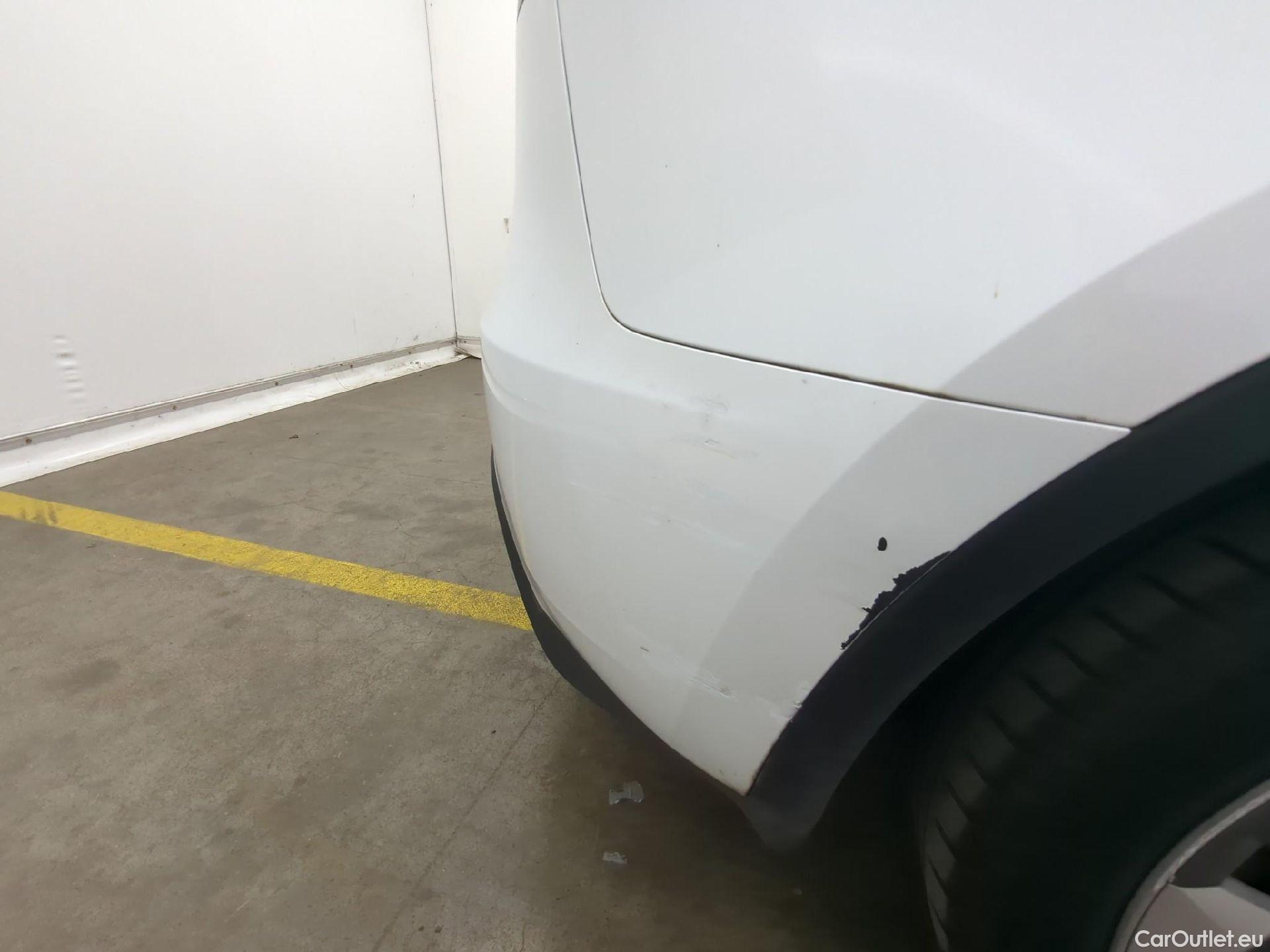  Tesla  Model Y TESLA  / 2021 / 5P / SUV RWD #16