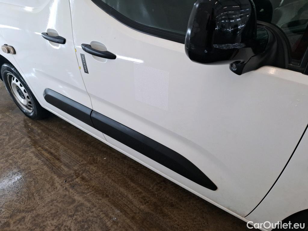  Citroen  Berlingo CITROEN  Van / 2018 / 4P / Fourgonnette Taille M 1000kg PureTech 130 S&S AT Club #17