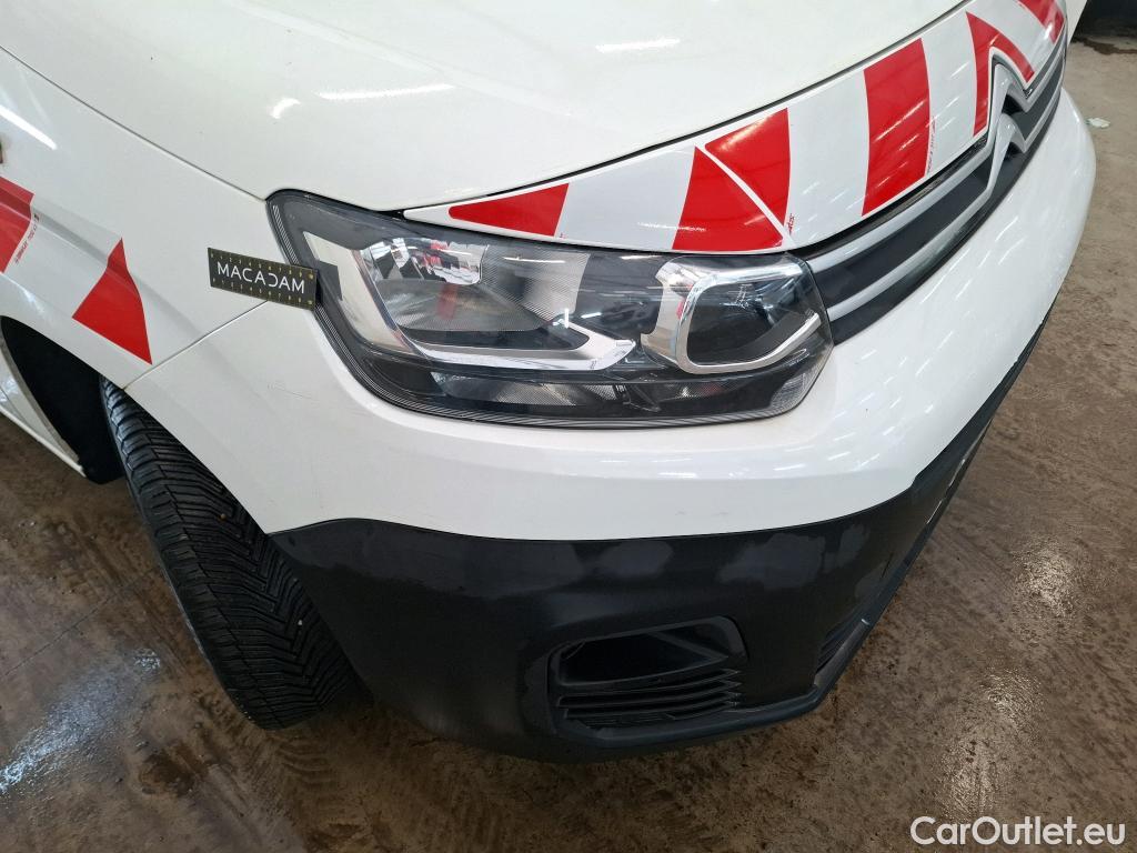  Citroen  Berlingo CITROEN  Van / 2018 / 4P / Fourgonnette Taille M 1000kg PureTech 130 S&S AT Club #8