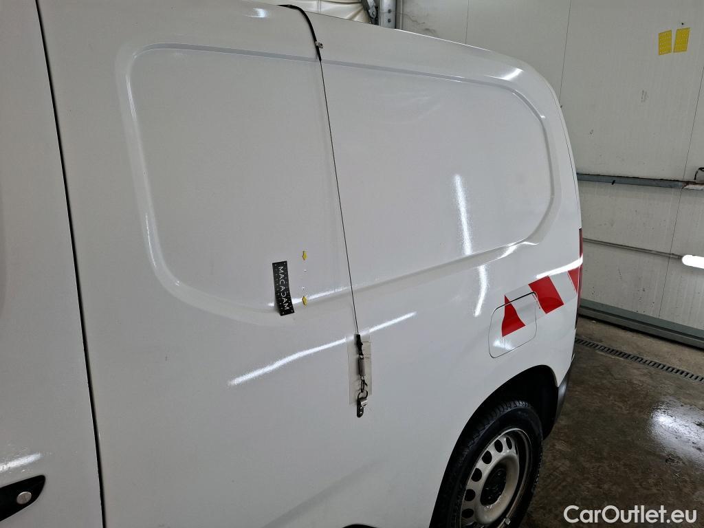  Citroen  Berlingo CITROEN  Van / 2018 / 4P / Fourgonnette Taille M 1000kg PureTech 130 S&S AT Club #1