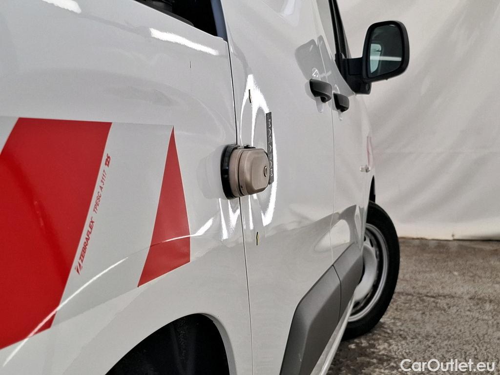  Citroen  Berlingo  Fourgon Club M 1000 1.2 PureTech 130CV BVA8 E6d #2