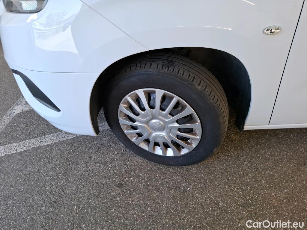  Toyota  Proace TOYOTA  City / 2019 / 4P / Fourgonnette 1.5 Medium 100 D-4D Business #55