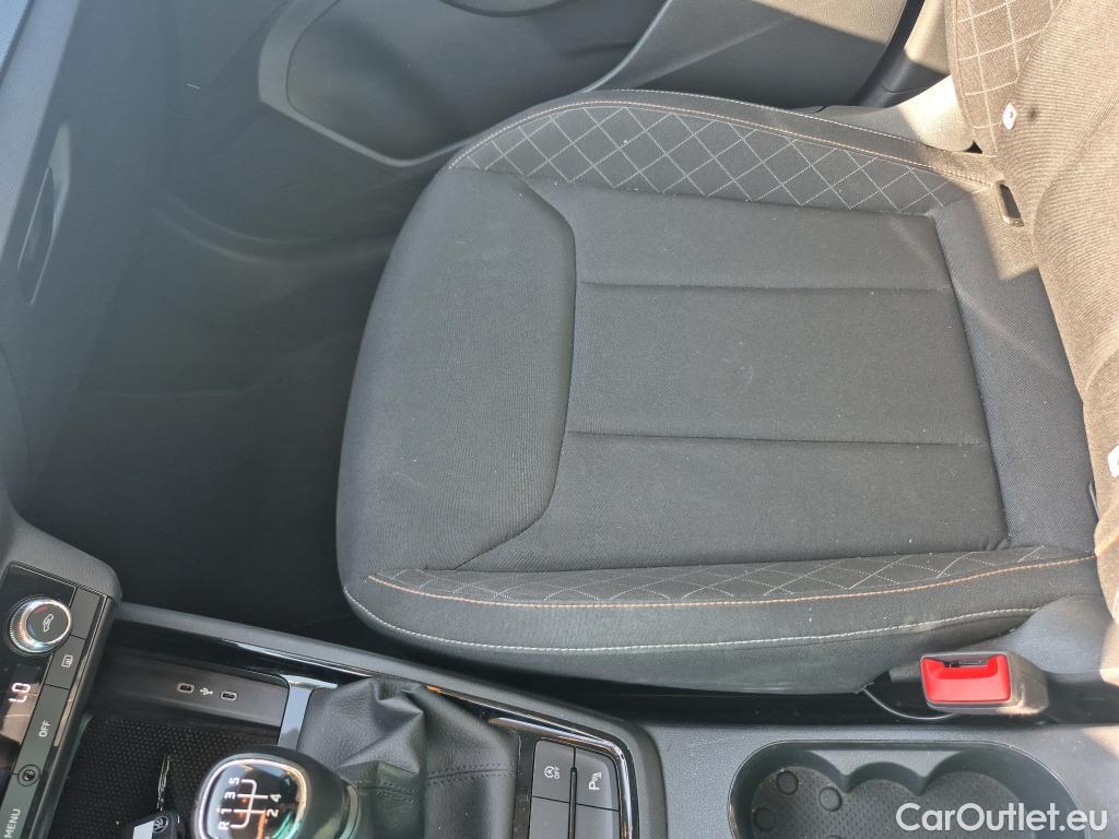  Skoda  Scala SKODA  / 2019 / 5P / berlina con portón  1.0 TSI 70 KW (95 CV) Emotion #6