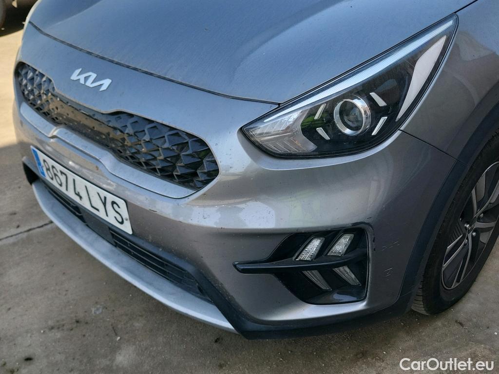  KIA  Niro KIA  / 2019 / 5P / crossover 1.6 GDi HEV 104kW (141CV) Drive #17
