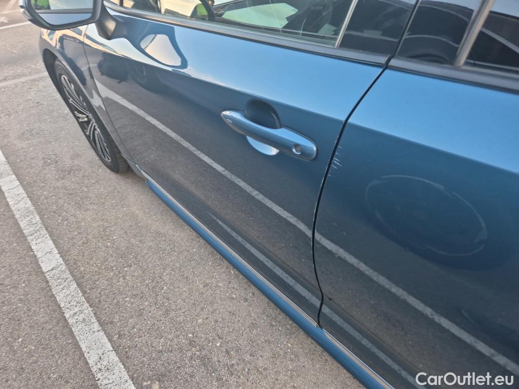  Toyota  Corolla TOYOTA  / 2019 / 5P / familiar 2.0 180H ADVANCE LUXURY TOURING SPORT #14