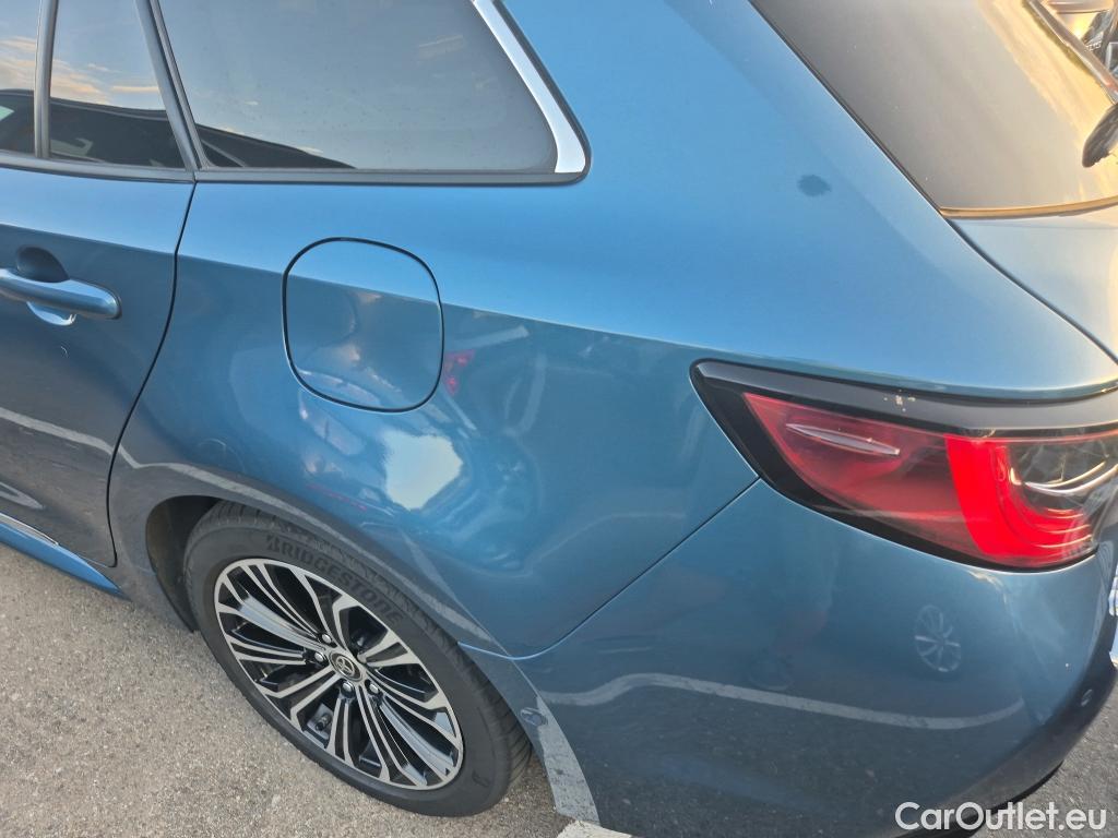  Toyota  Corolla TOYOTA  / 2019 / 5P / familiar 2.0 180H ADVANCE LUXURY TOURING SPORT #26