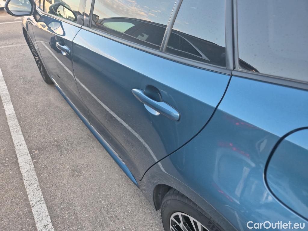  Toyota  Corolla TOYOTA  / 2019 / 5P / familiar 2.0 180H ADVANCE LUXURY TOURING SPORT #28