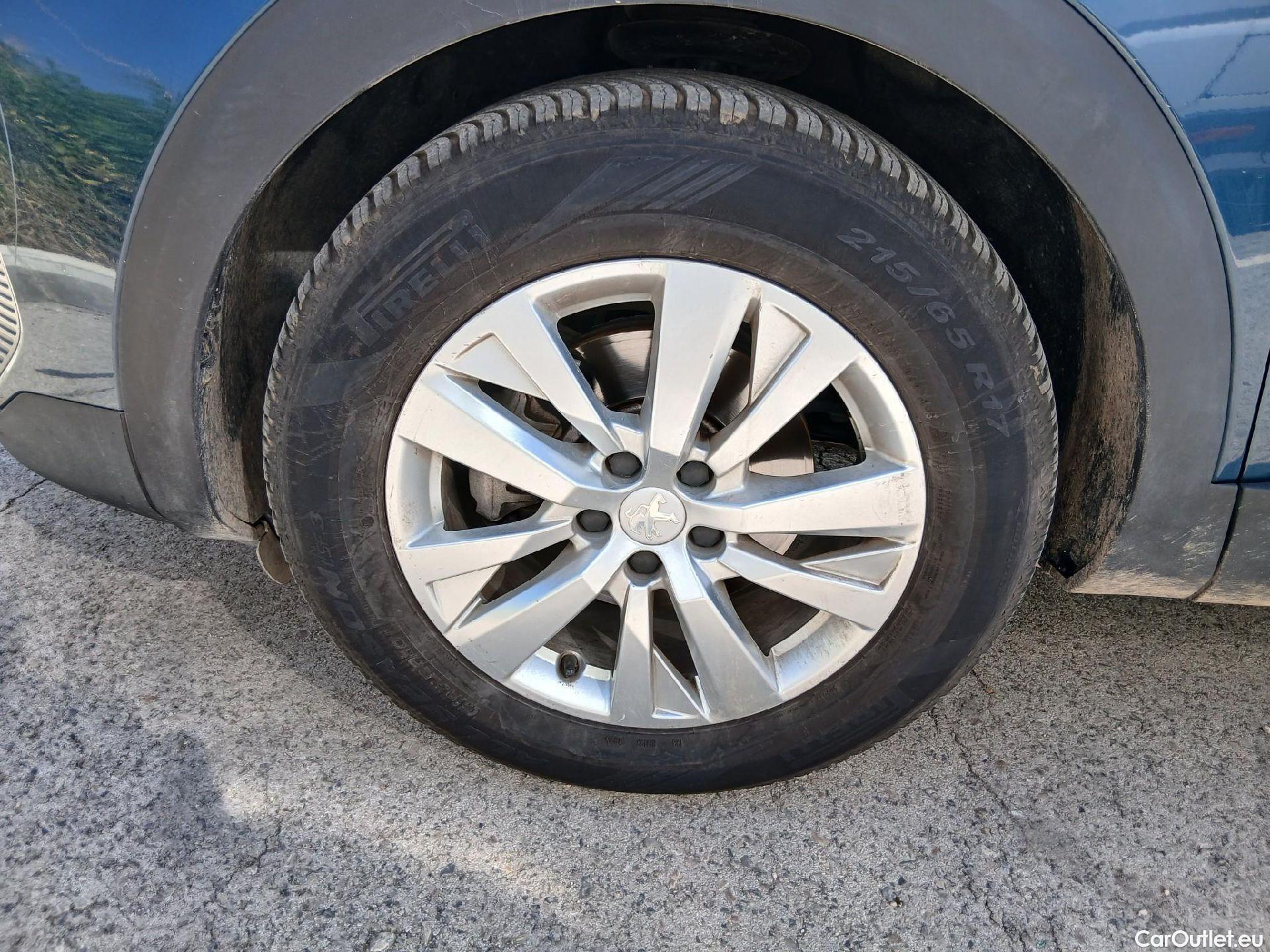  Peugeot  3008 PEUGEOT  / 2020 / 5P / todoterreno 1.2 PureTech 96KW S&S Active Pack #12