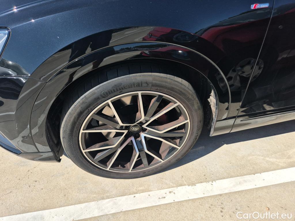  Audi  Q8 AUDI  / 2018 / 5P / todoterreno 55 TFSIe 280kW Black Line Pl quattro tip #5