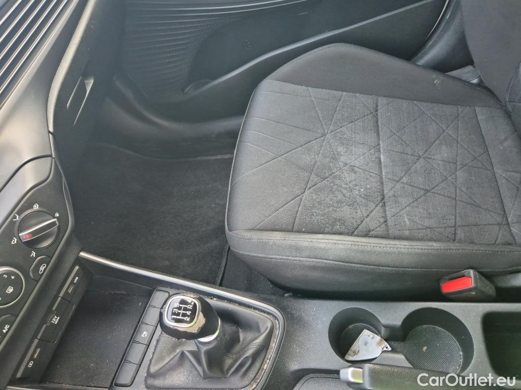  Hyundai  Bayon HYUNDAI  / 2021 / 5P / todoterreno 1.2 MPI Maxx #26