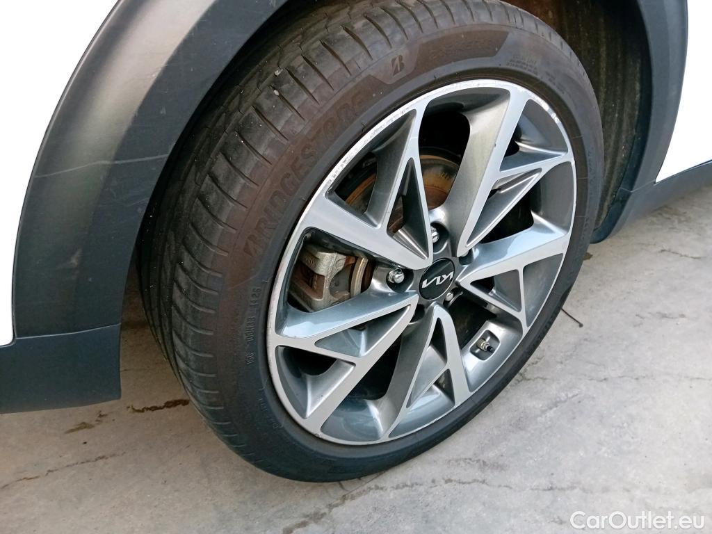  KIA  Niro KIA  / 2019 / 5P / crossover 1.6 GDi HEV 104kW (141CV) Emotion (AC) #9