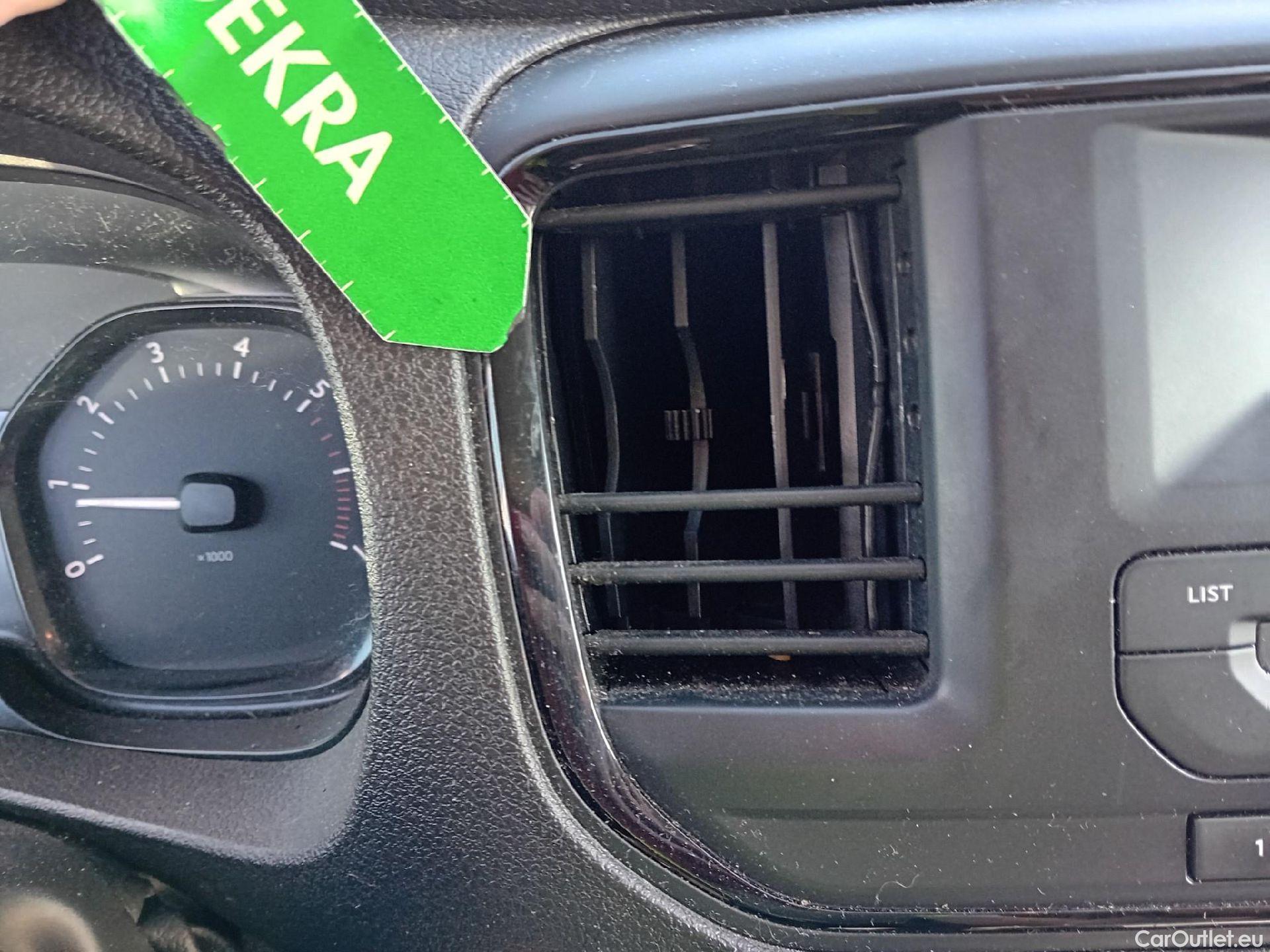  Opel  Vivaro OPEL  / 2019 / 4P / furgón 1.5 Diésel 88kW (120CV) M Std Express #30