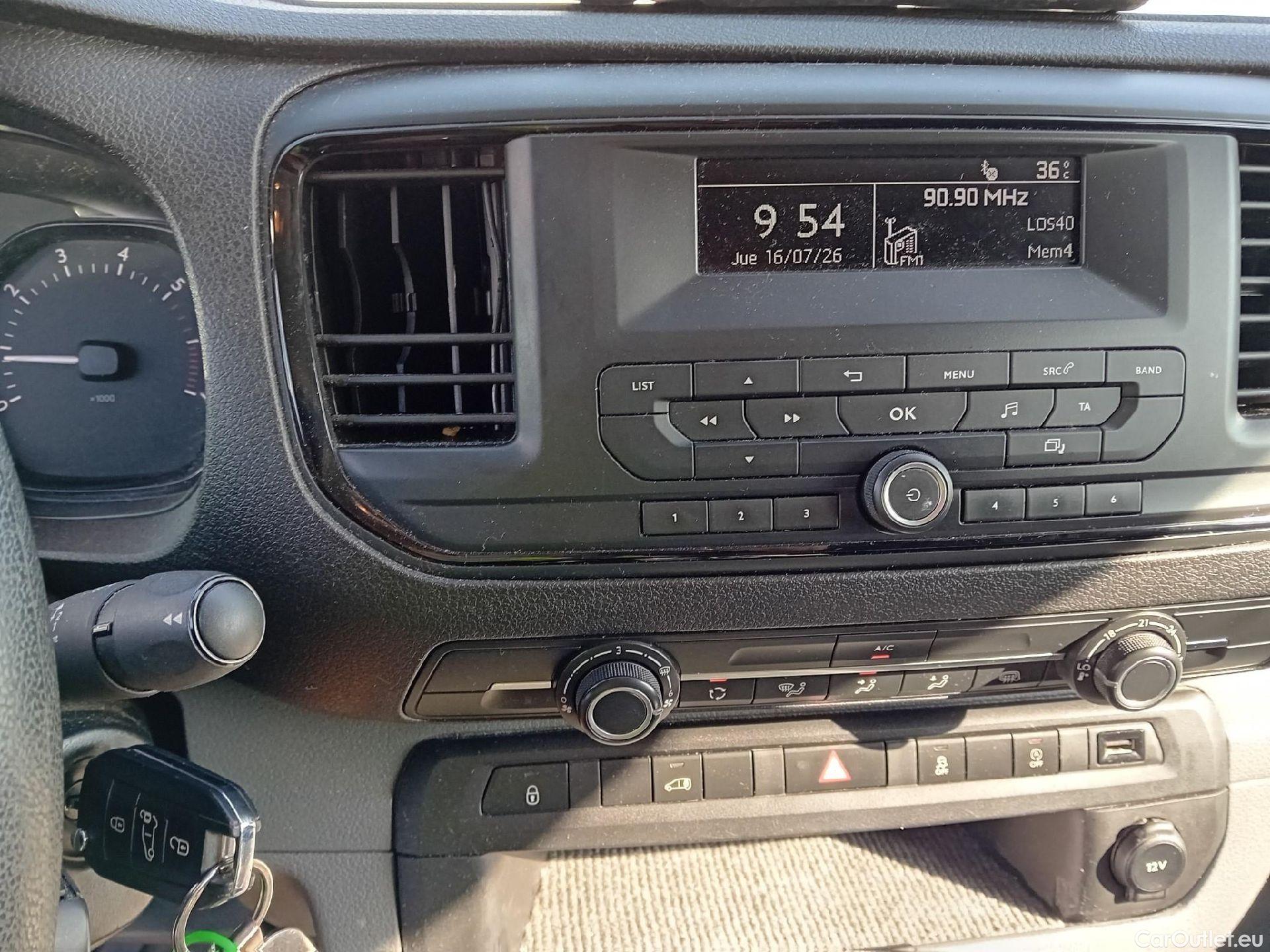  Opel  Vivaro OPEL  / 2019 / 4P / furgón 1.5 Diésel 88kW (120CV) M Std Express #31