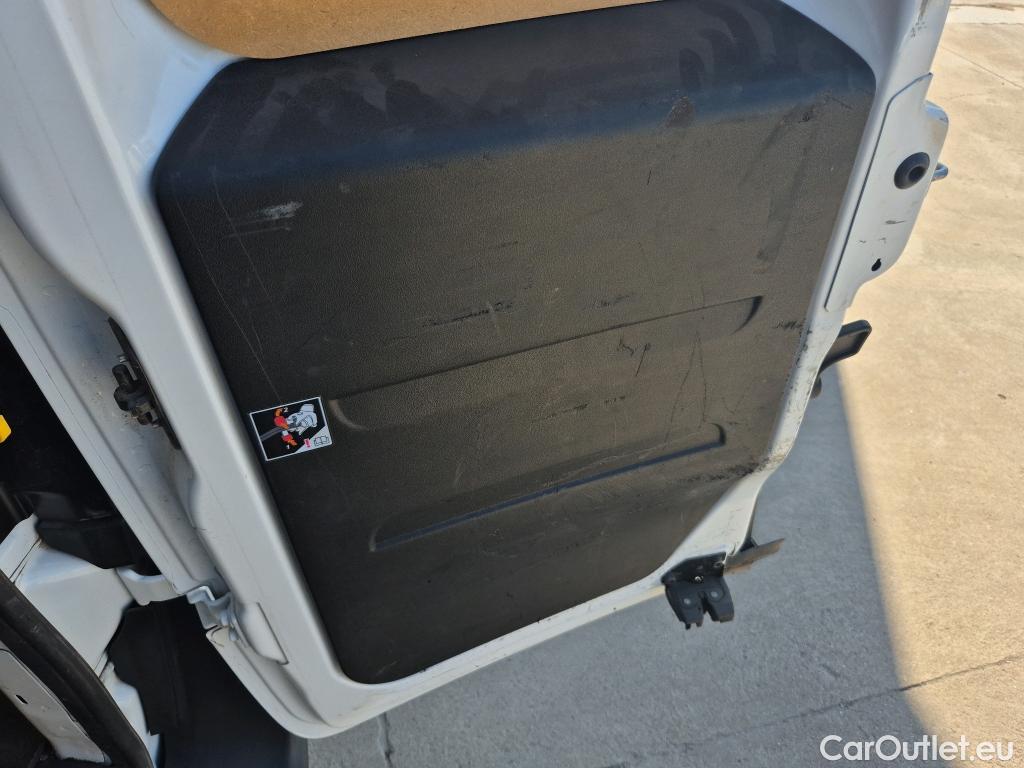  Fiat  Doblo FIAT Doblò Cargo/2015/4P/furgón derivado de turismo Cargo SX 1.6 Mjet 66kW (90CV) (AC) #12