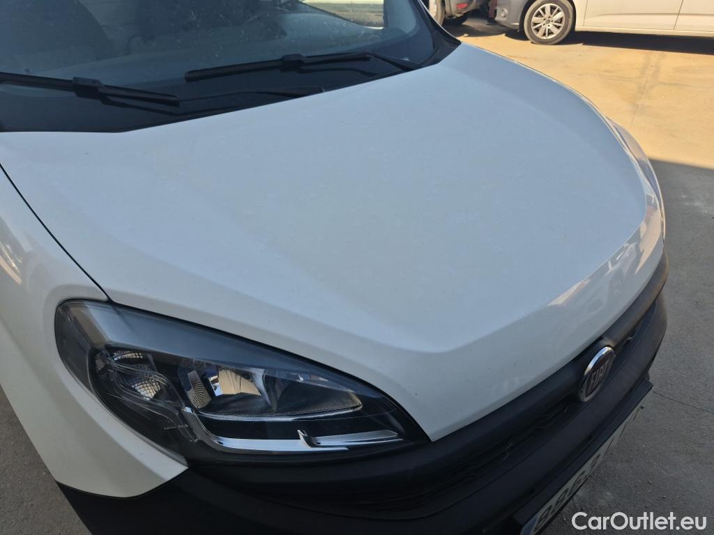  Fiat  Doblo FIAT Doblò Cargo/2015/4P/furgón derivado de turismo Cargo SX 1.6 Mjet 66kW (90CV) (AC) #29