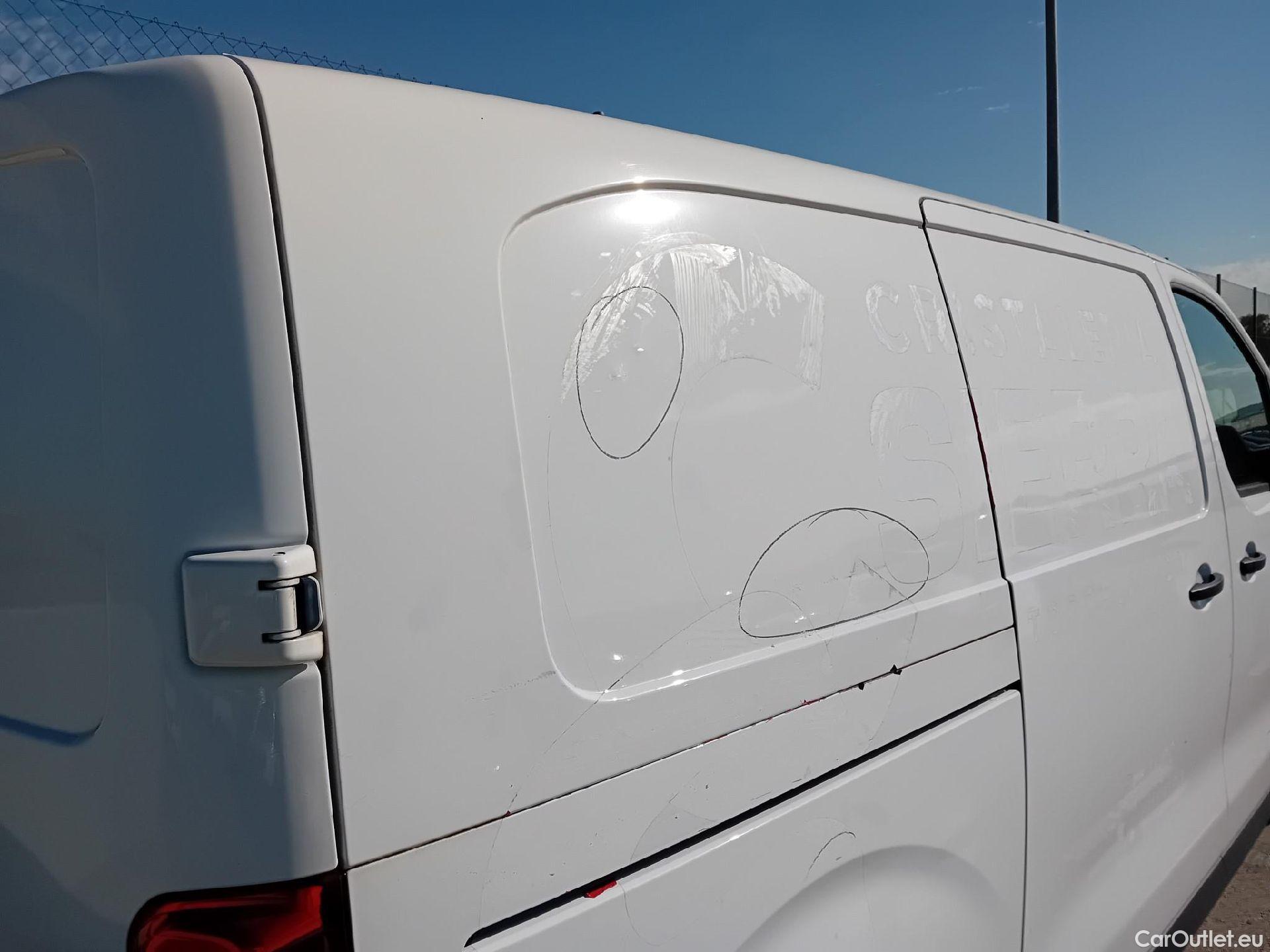  Opel  Vivaro OPEL  / 2019 / 4P / furgón 1.5 Diésel 88kW (120CV) M Std Express #26