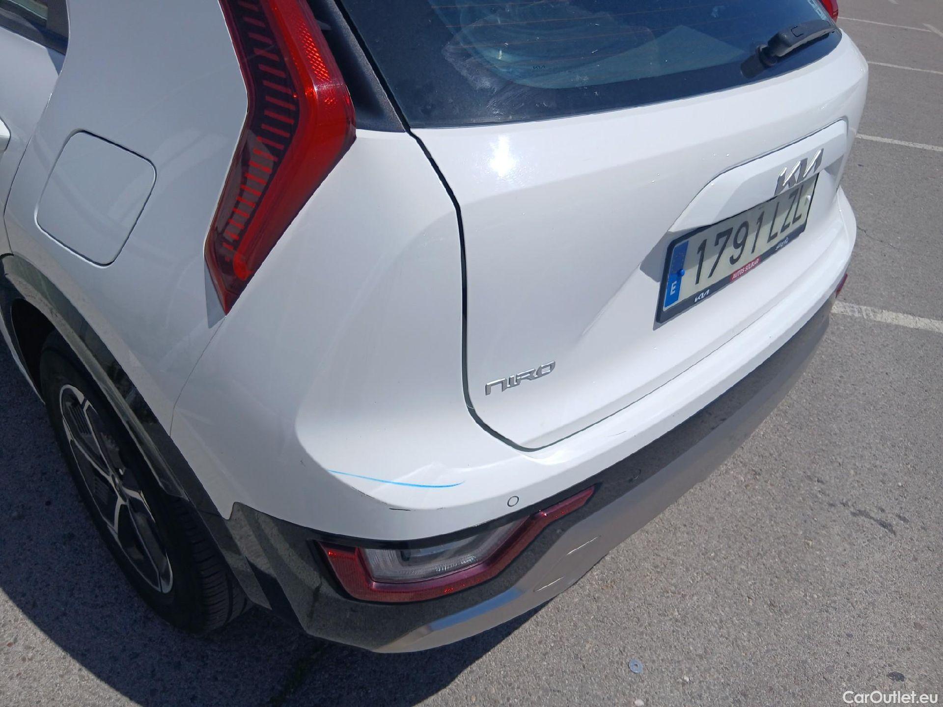  KIA  Niro KIA  / 2022 / 5P / crossover 1.6 GDi HEV 104kW (141CV) Drive #21