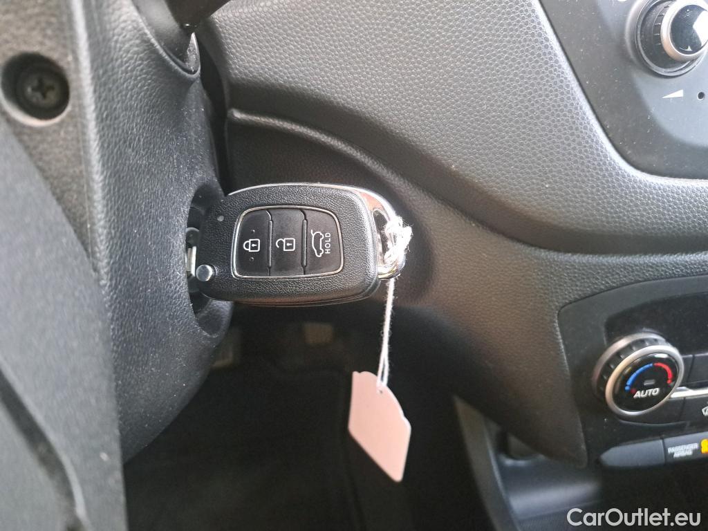  Hyundai  i20 HYUNDAI  / 2018 / 5P / berlina con portón 1.0 TGDI 74kW (100CV) Tecno LE DCT(SP) #2
