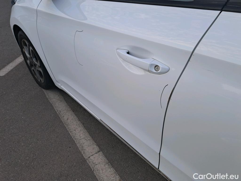  Hyundai  i20 HYUNDAI  / 2018 / 5P / berlina con portón 1.0 TGDI 74kW (100CV) Tecno LE DCT(SP) #5
