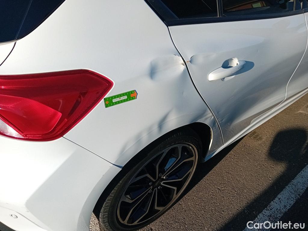  Ford  Focus FORD  / 2018 / 5P / berlina con portón 1.0 Ecoboost MHEV 92kW ST-Line #1