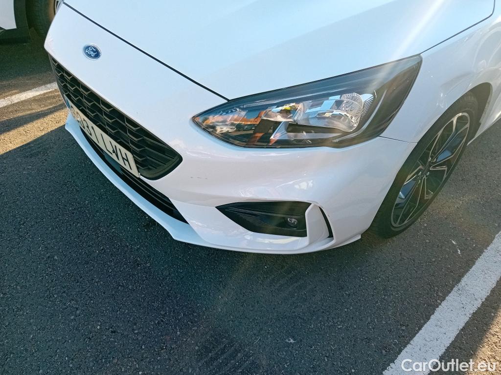  Ford  Focus FORD  / 2018 / 5P / berlina con portón 1.0 Ecoboost MHEV 92kW ST-Line #30