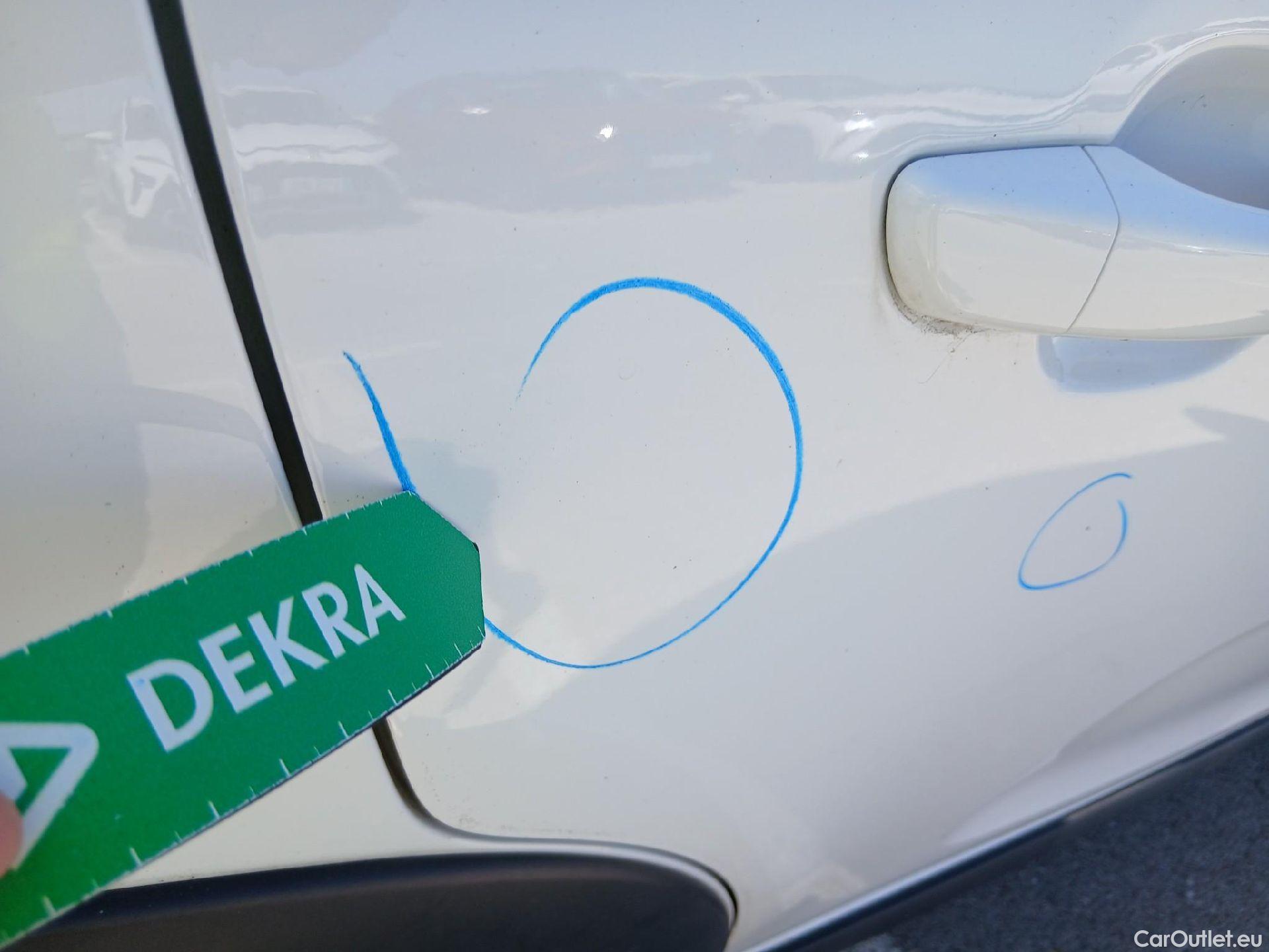  Citroen  C3 CITROEN  / 2016 / 5P / berlina con portón BlueHDi 73KW (100CV) S&S FEEL #23