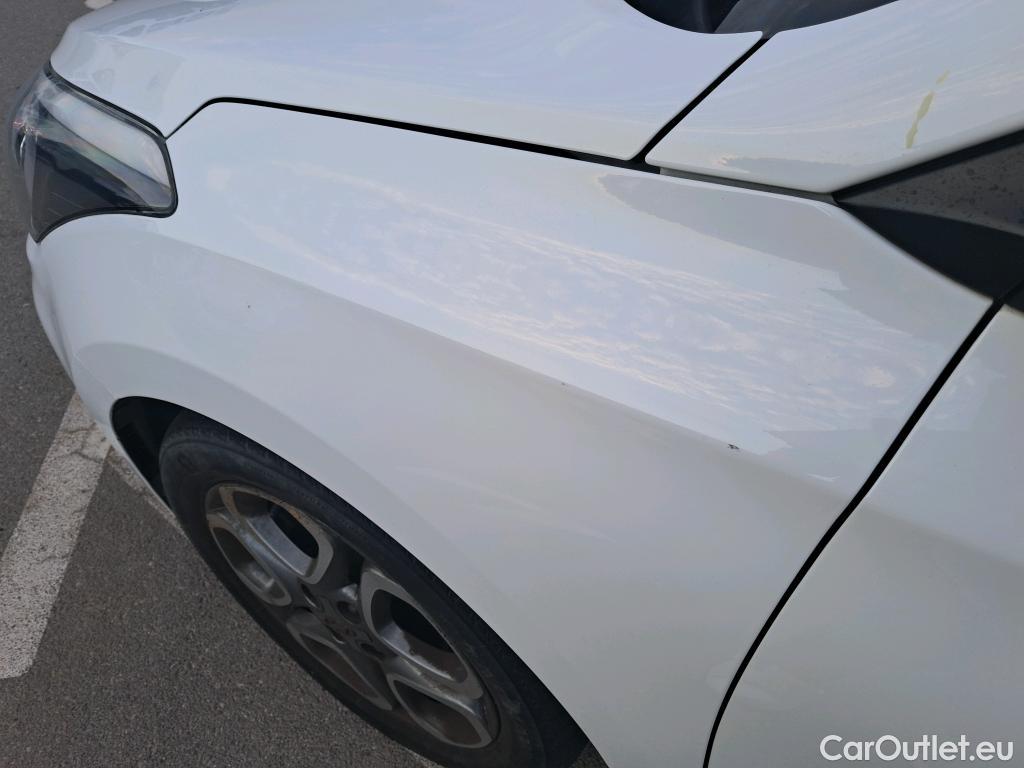  Hyundai  i20 HYUNDAI  / 2018 / 5P / berlina con portón 1.0 TGDI 74kW (100CV) Tecno LE DCT(SP) #29