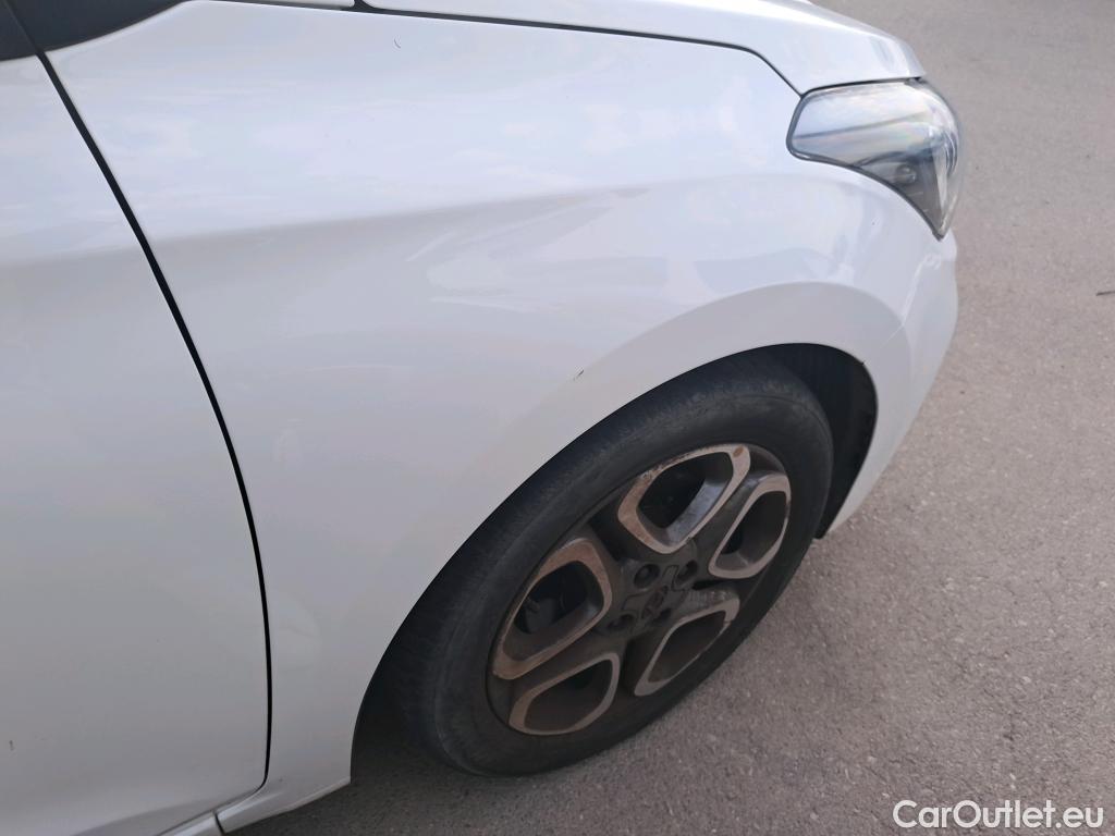  Hyundai  i20 HYUNDAI  / 2018 / 5P / berlina con portón 1.0 TGDI 74kW (100CV) Tecno LE DCT(SP) #12