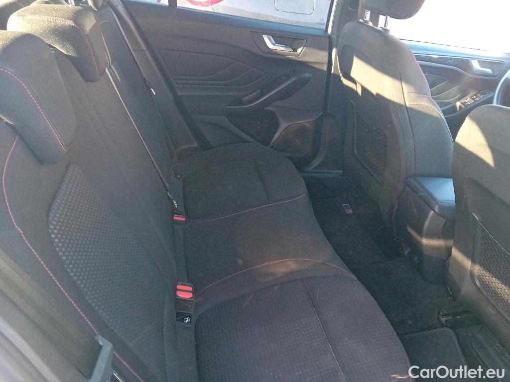  Ford  Focus FORD  / 2018 / 5P / berlina con portón 1.0 Ecoboost MHEV 92kW ST-Line #36
