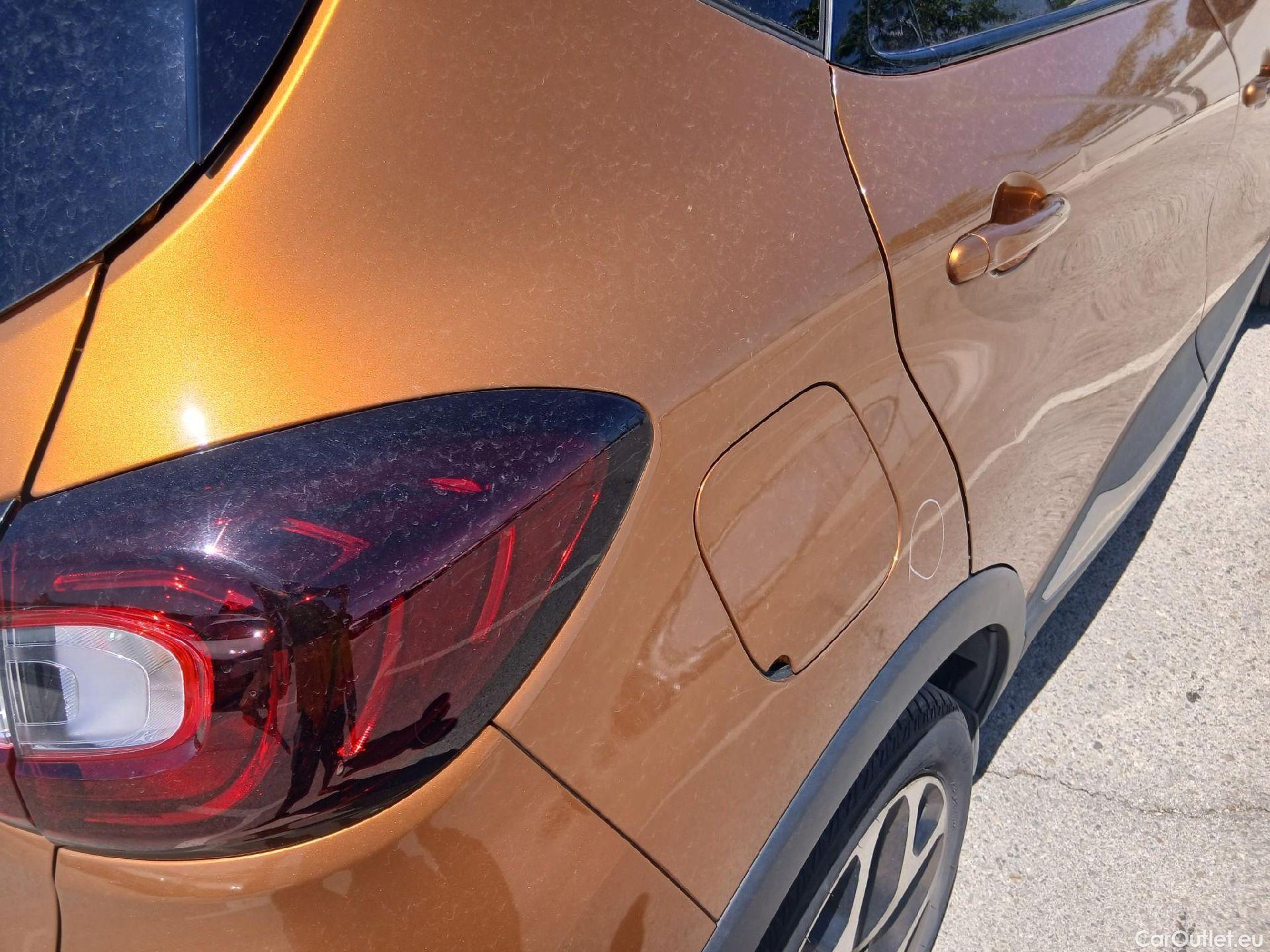  Renault  Captur RENAULT  / 2017 / 5P / crossover Zen TCe 66kW (90CV) -18 #24