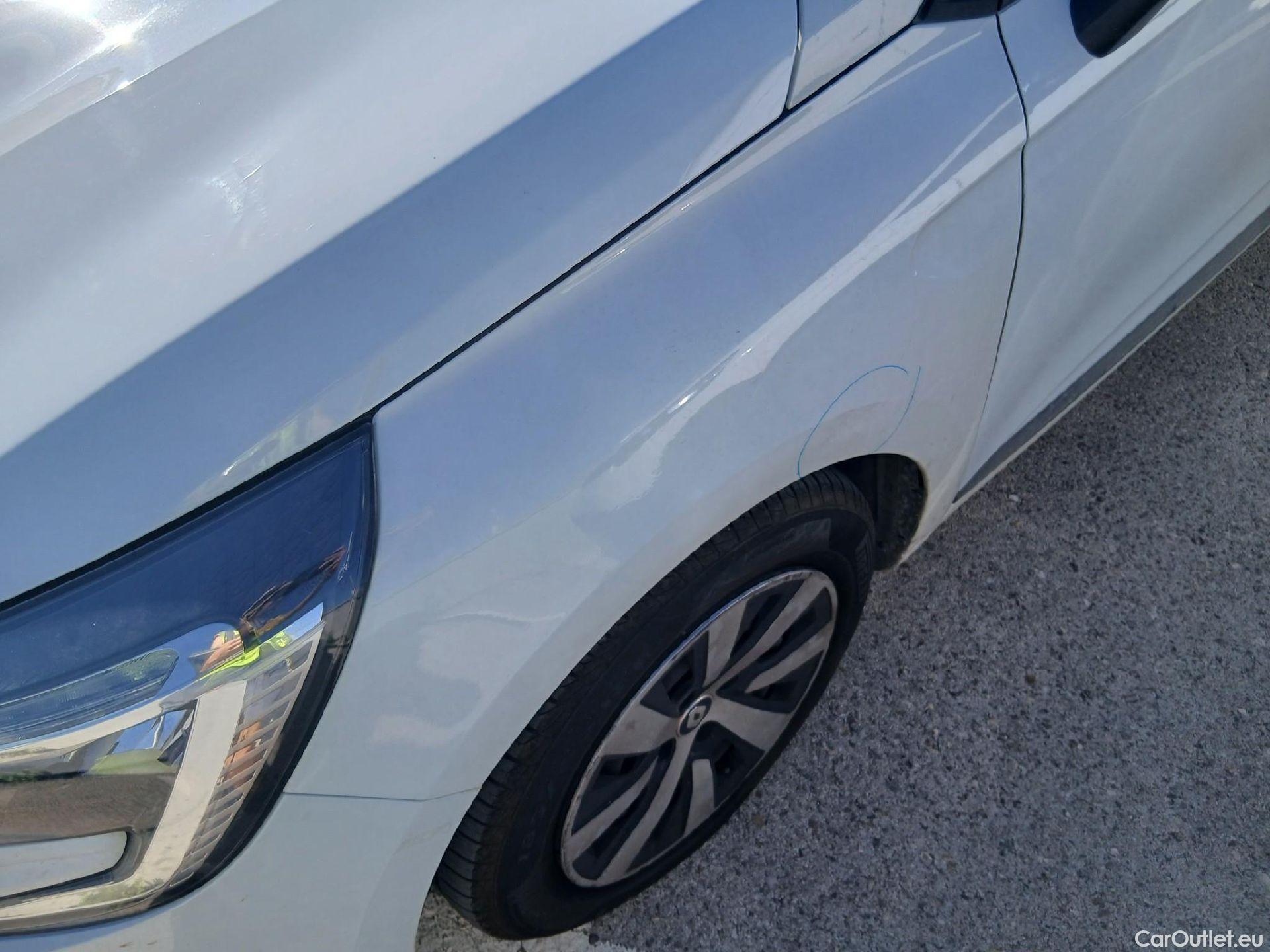  Renault  Clio RENAULT  / 2019 / 5P / berlina con portón Equilibre Blue dCi 74kW (100CV) #14