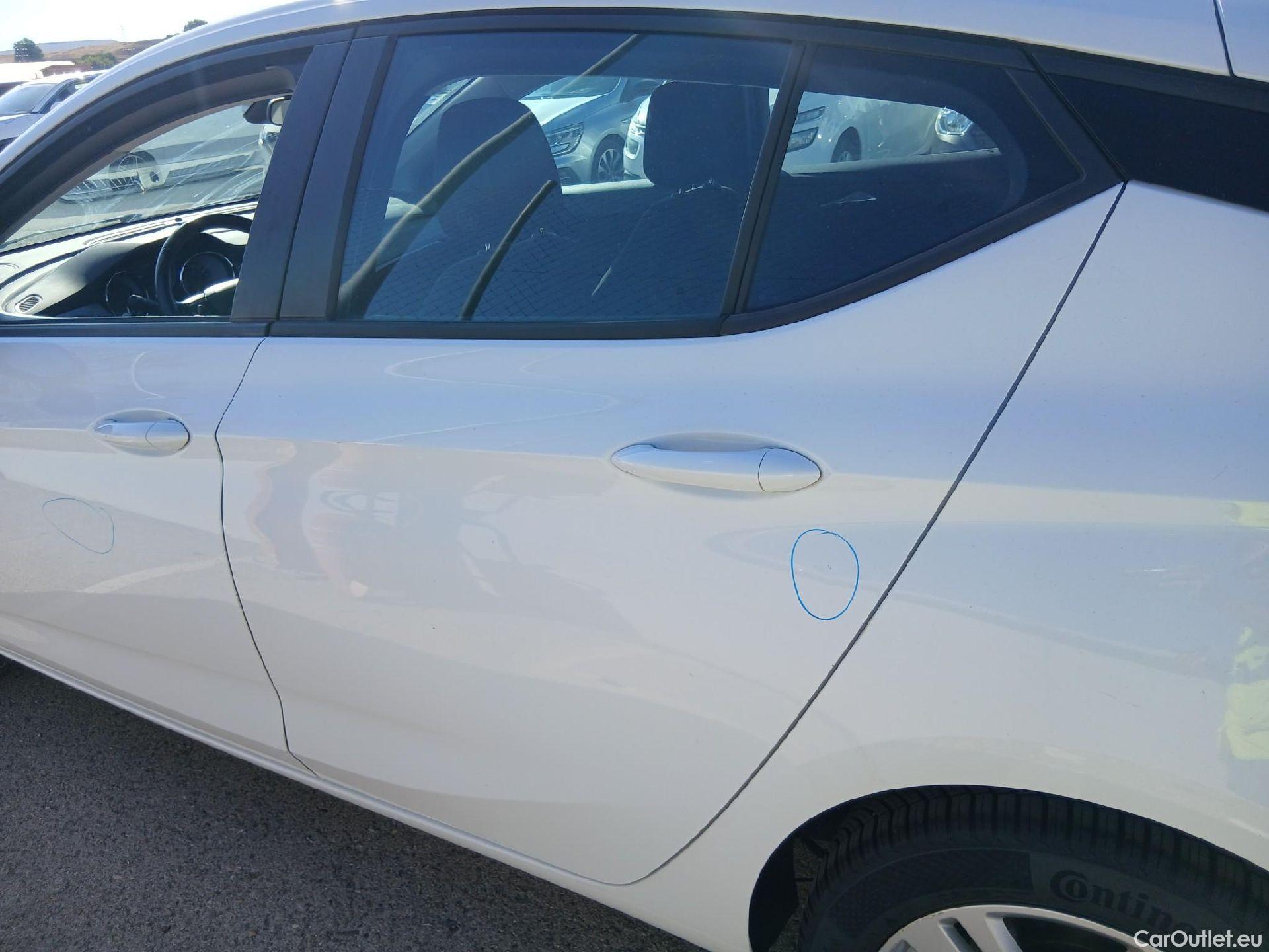  Opel  Astra OPEL  / 2019 / 5P / berlina con portón 1.5D DVC 77kW (105CV) Edition #19