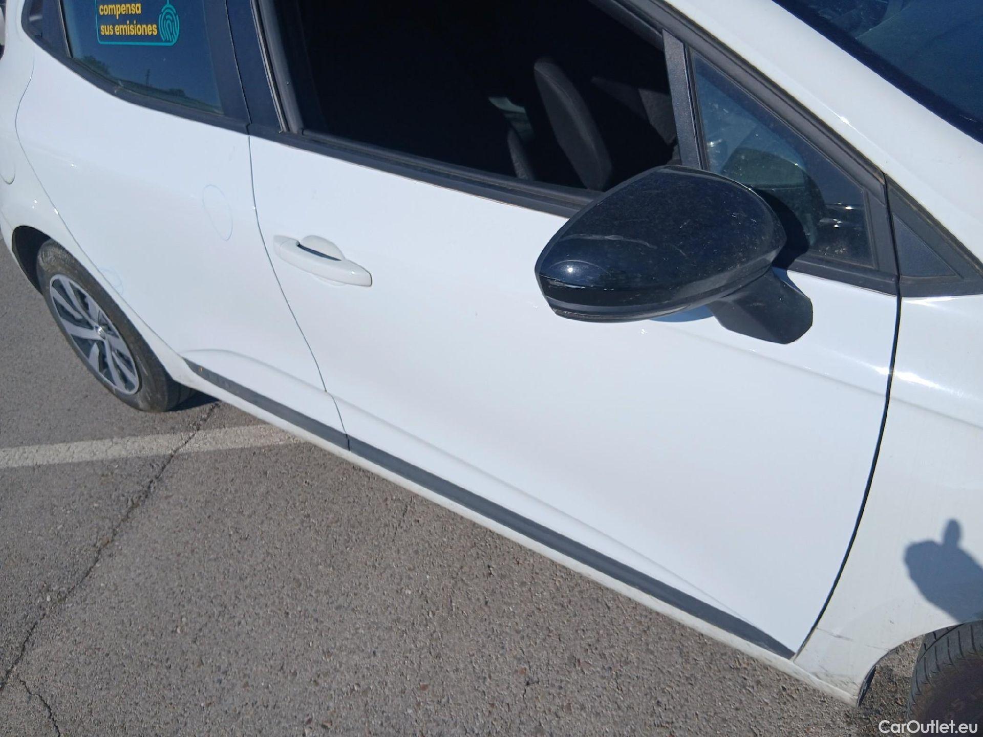  Renault  Clio RENAULT  / 2019 / 5P / berlina con portón Equilibre Blue dCi 74kW (100CV) #43