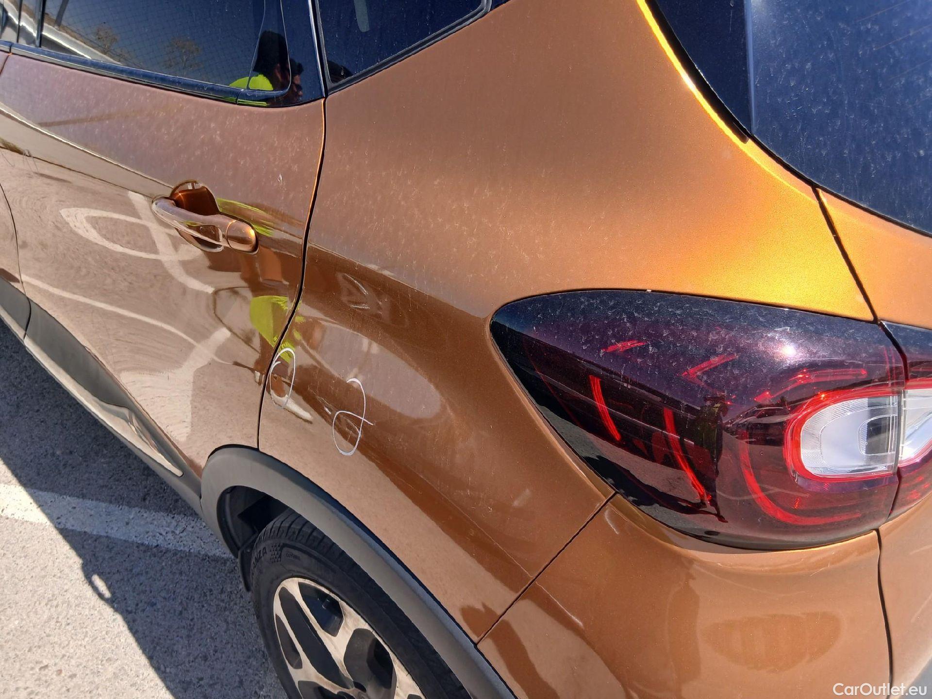  Renault  Captur RENAULT  / 2017 / 5P / crossover Zen TCe 66kW (90CV) -18 #16