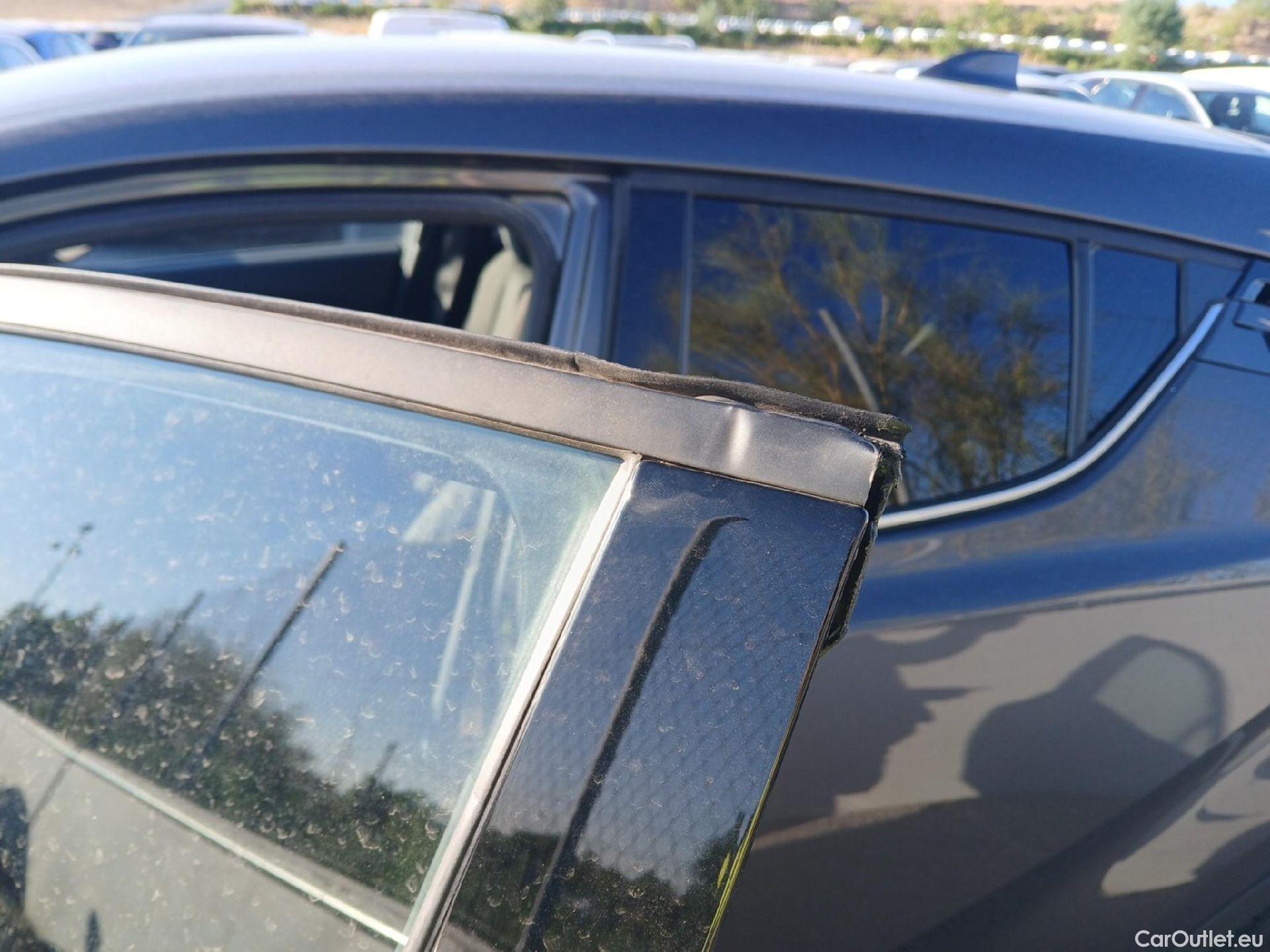  Toyota  C-HR TOYOTA  / 2019 / 5P / todoterreno 1.8 125H Advance #23