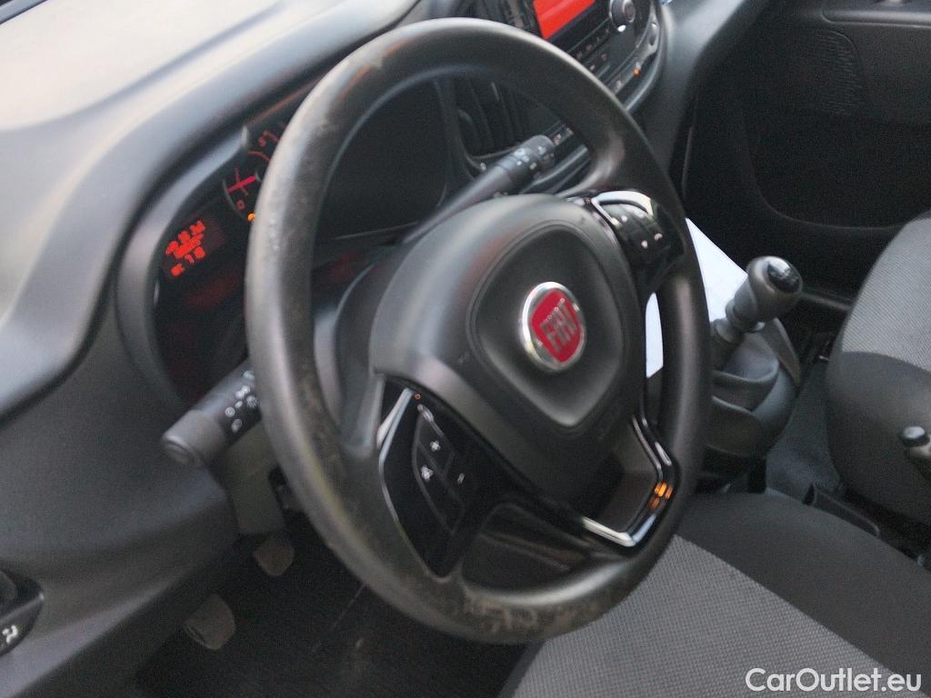  Fiat  Doblo FIAT Doblò Cargo/2015/3P/furgón derivado de turismo Cargo Base 1.6 Mjet 66kW (90CV) #22