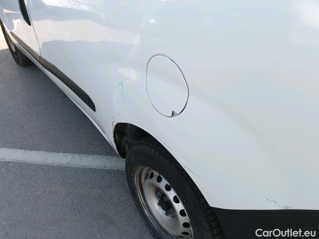  Fiat  Doblo FIAT Doblò Cargo/2015/3P/furgón derivado de turismo Cargo Base 1.3 Multijet 70kW (95CV) #6
