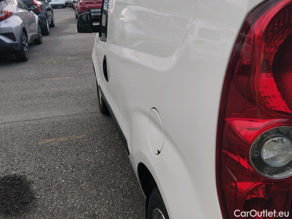  Fiat  Doblo FIAT Doblò Cargo/2015/3P/furgón derivado de turismo Cargo Base 1.6 Mjet 66kW (90CV) #8