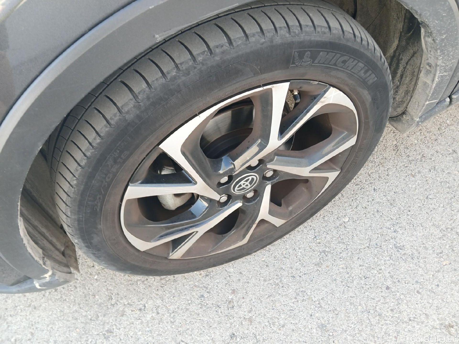  Toyota  C-HR TOYOTA  / 2019 / 5P / todoterreno 1.8 125H Advance #16