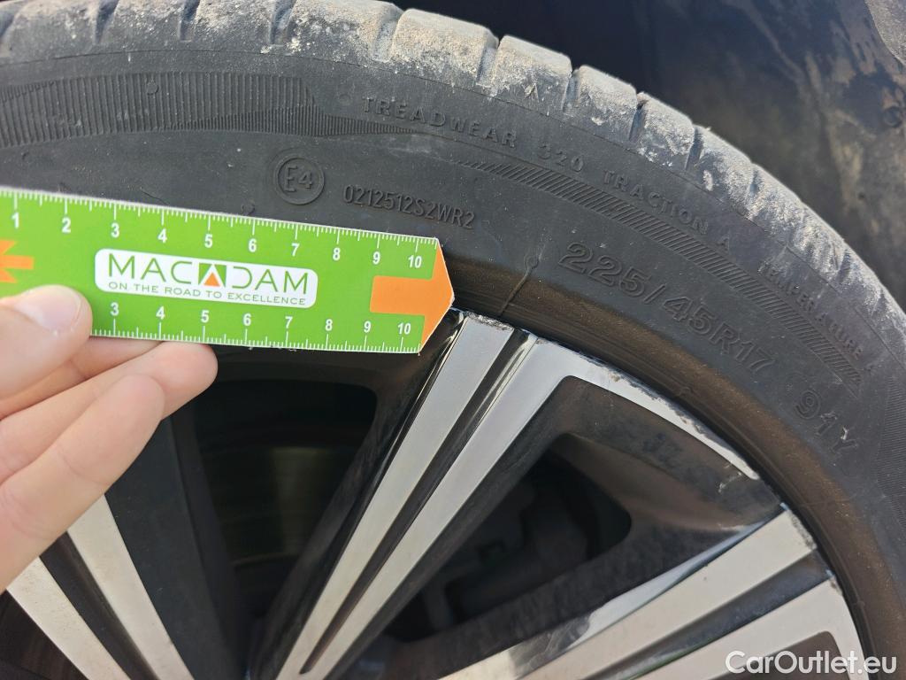  Toyota  Corolla TOYOTA  / 2020 / 5P / berlina con portón 2.0 180H STYLE E-CVT #6