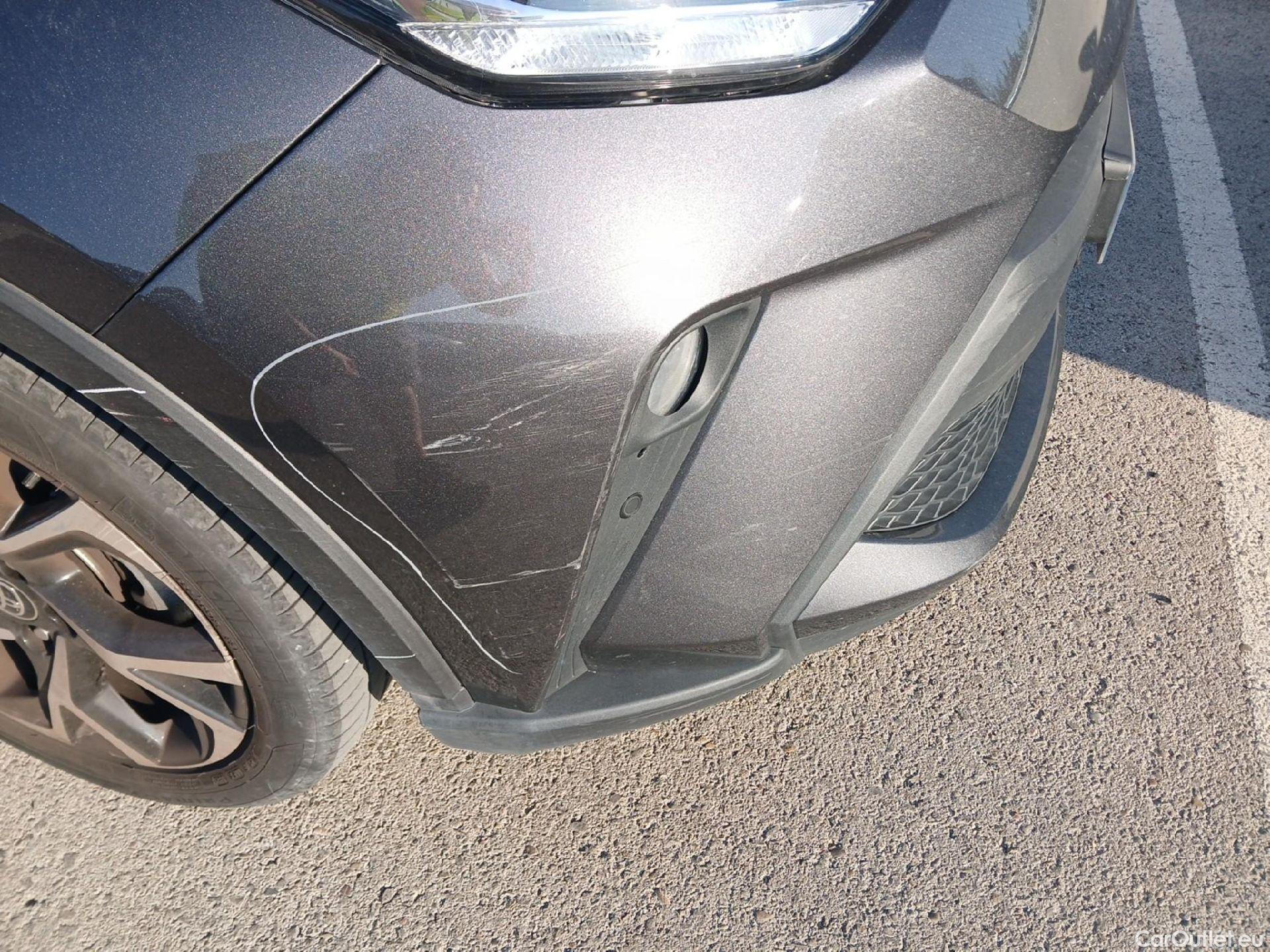  Toyota  C-HR TOYOTA  / 2019 / 5P / todoterreno 1.8 125H Advance #4