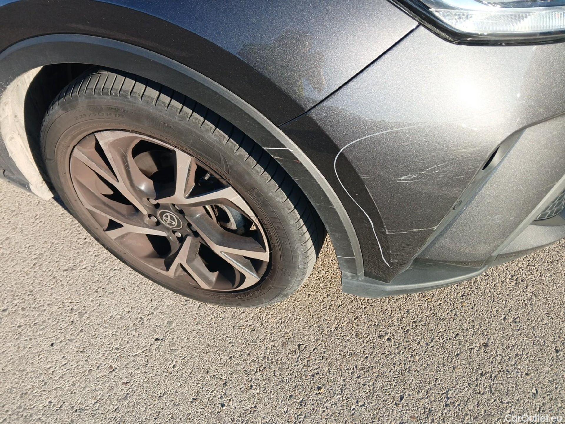  Toyota  C-HR TOYOTA  / 2019 / 5P / todoterreno 1.8 125H Advance #1