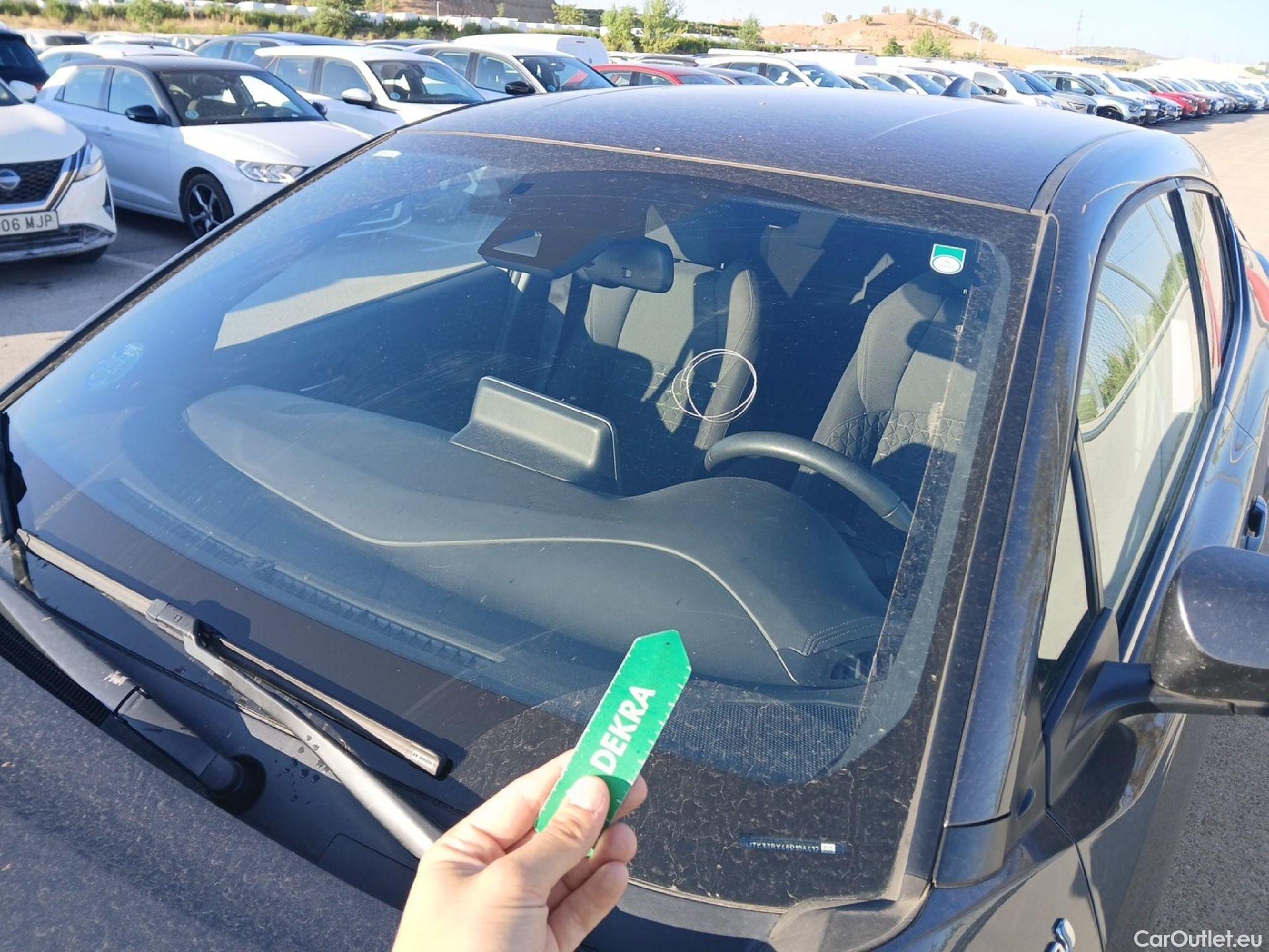  Toyota  C-HR TOYOTA  / 2019 / 5P / todoterreno 1.8 125H Advance #8