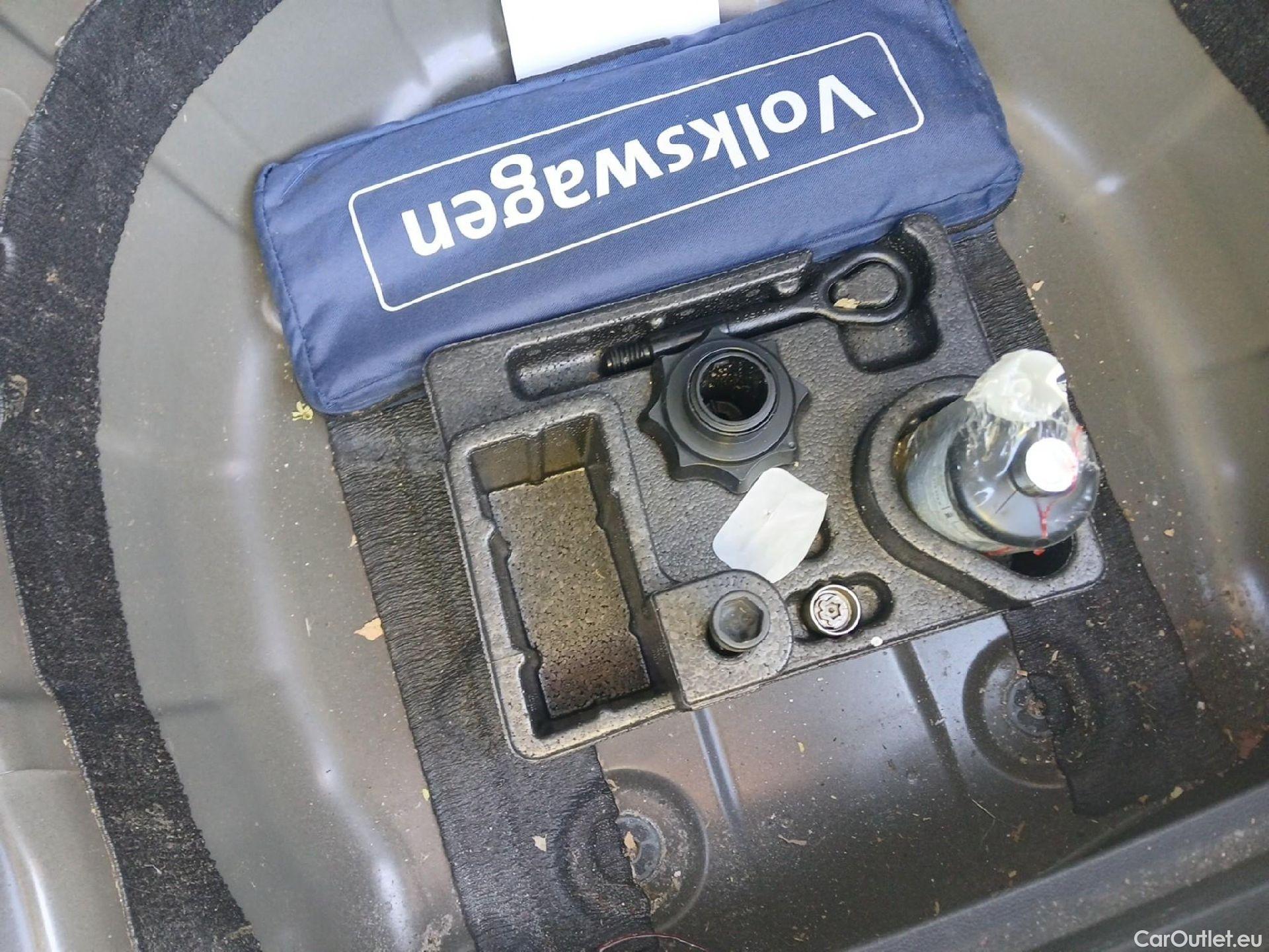  Volkswagen  Polo VOLKSWAGEN  / 2021 / 5P / berlina con portón Life 1.0 TSI 70kW (95CV) #2