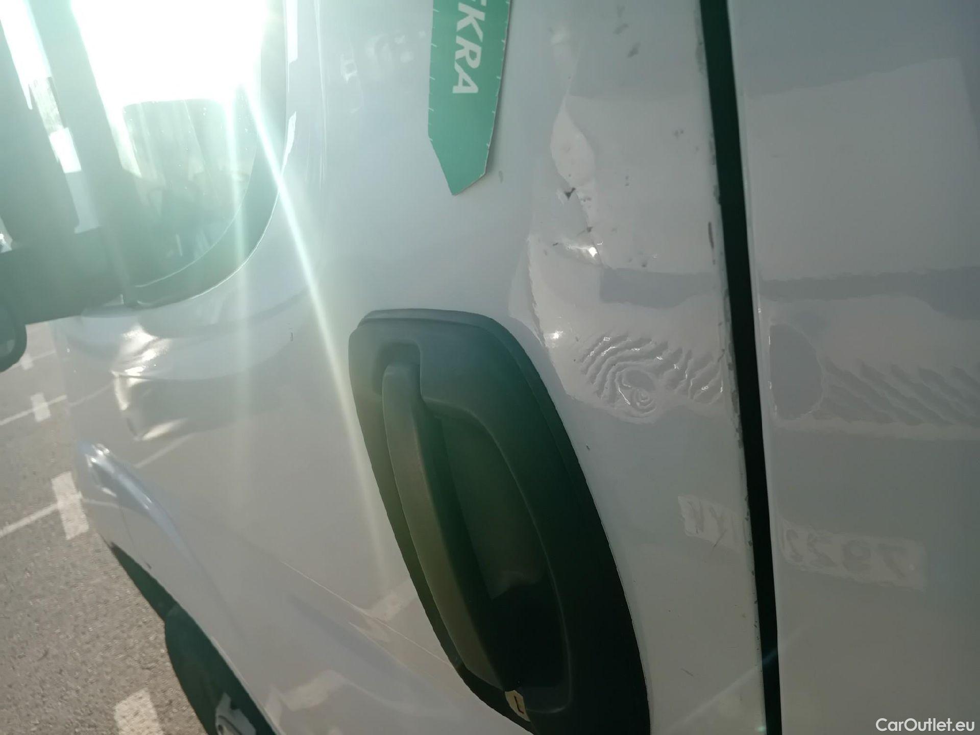  Opel  Movano OPEL  / 2021 / 4P / Furgón Base L2H2 3.5T 2.2 BHDi 88kW #41