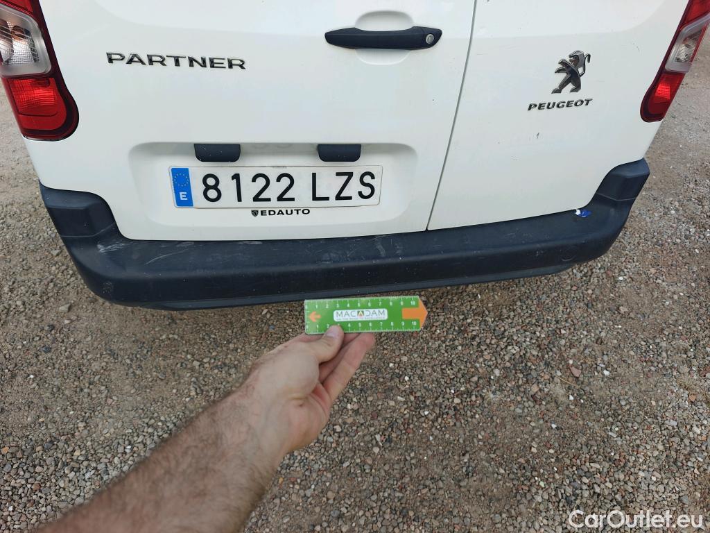  Peugeot  Partner PEUGEOT  / 2018 / 3P / furgón derivado de turismo Pro Standard 600kg BlueHDi 73kW #34
